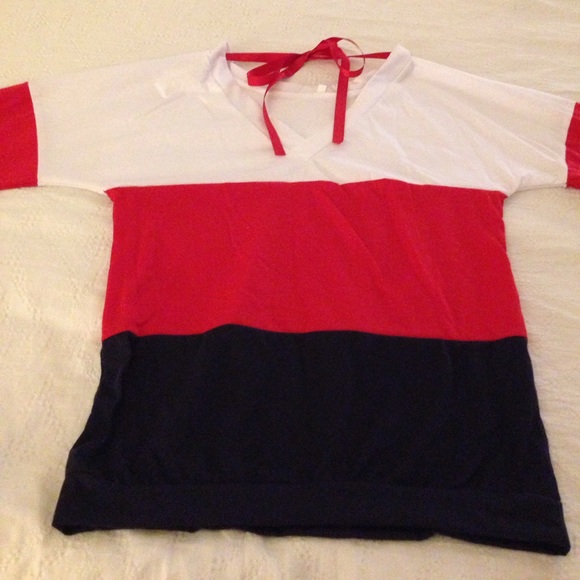 LAST 2! Red Tie back Unique Striped Tee! - Picture 3 of 4